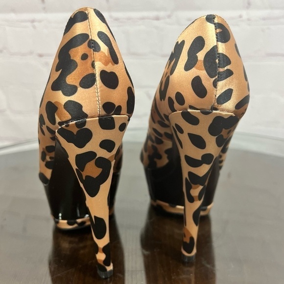 BEBE super hot & sexy sky high heels platform pump Patent & Leopard print 6 EUC - Picture 15 of 16